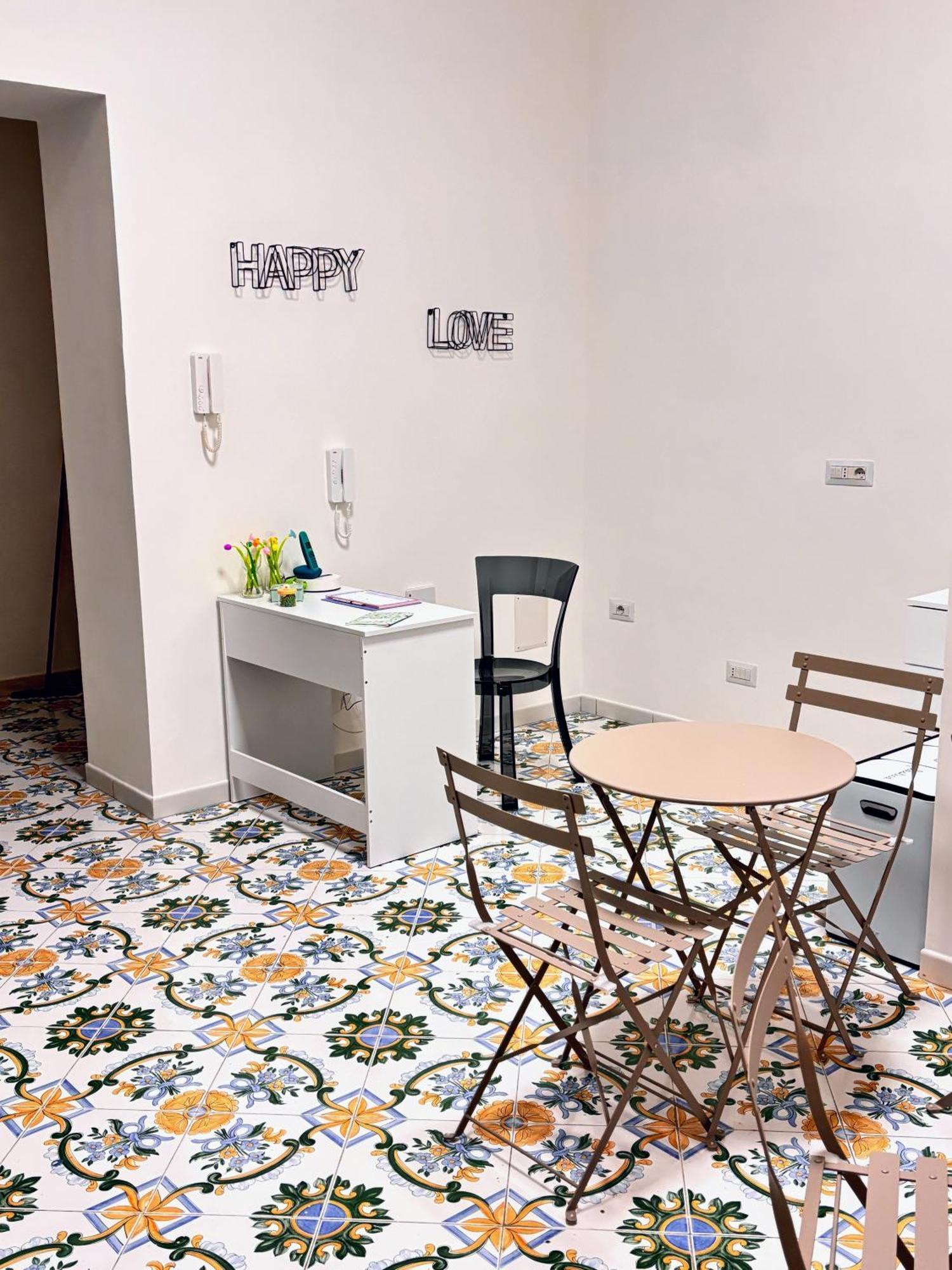 La Maison Di Partenope Napoli Esterno foto